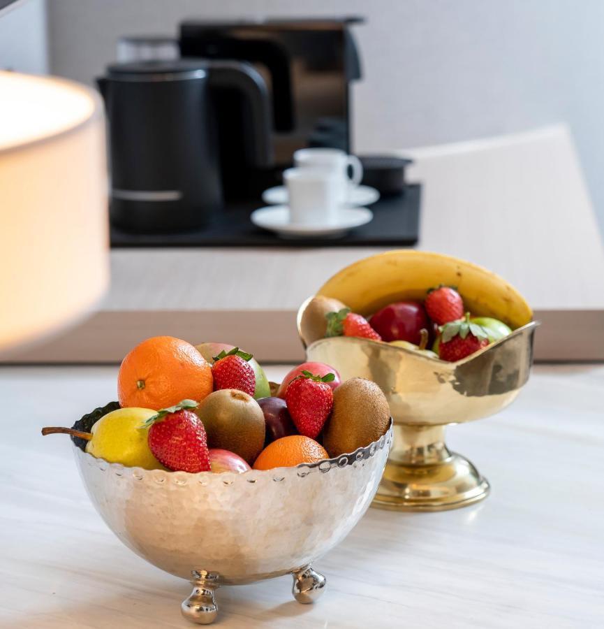 Address Istanbul Hotel Exterior foto Fruit in bowls