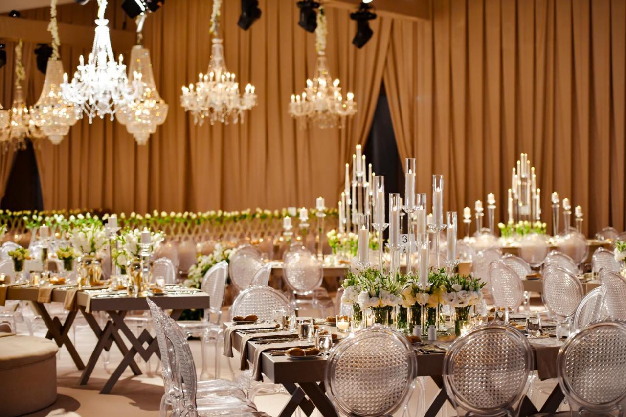 Address Istanbul Hotel Exterior foto The ballroom at The Four Seasons Hotel, Hong Kong
