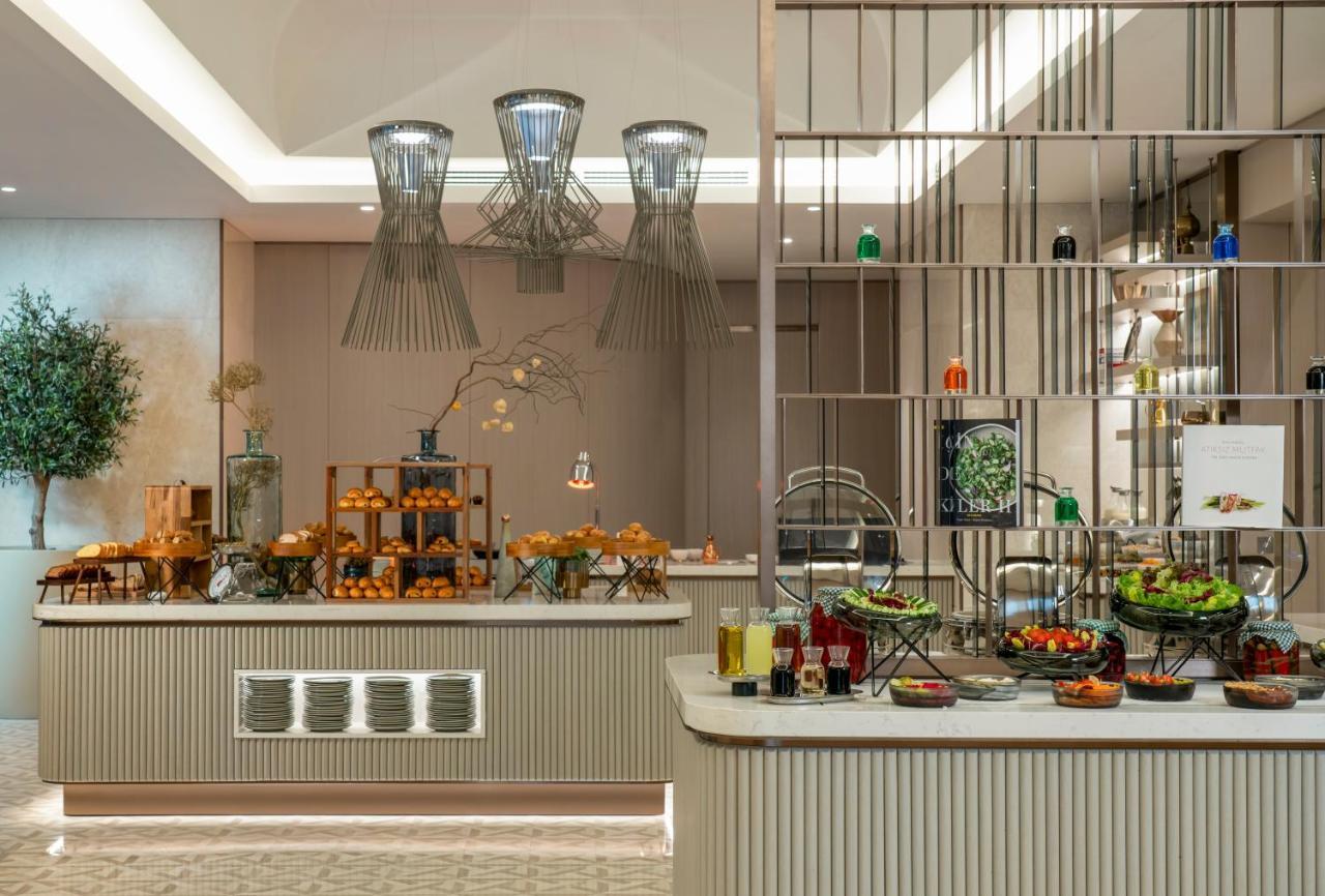 Address Istanbul Hotel Exterior foto The buffet at the hotel